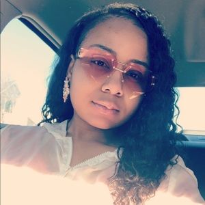 Meet your Posher, Brianna